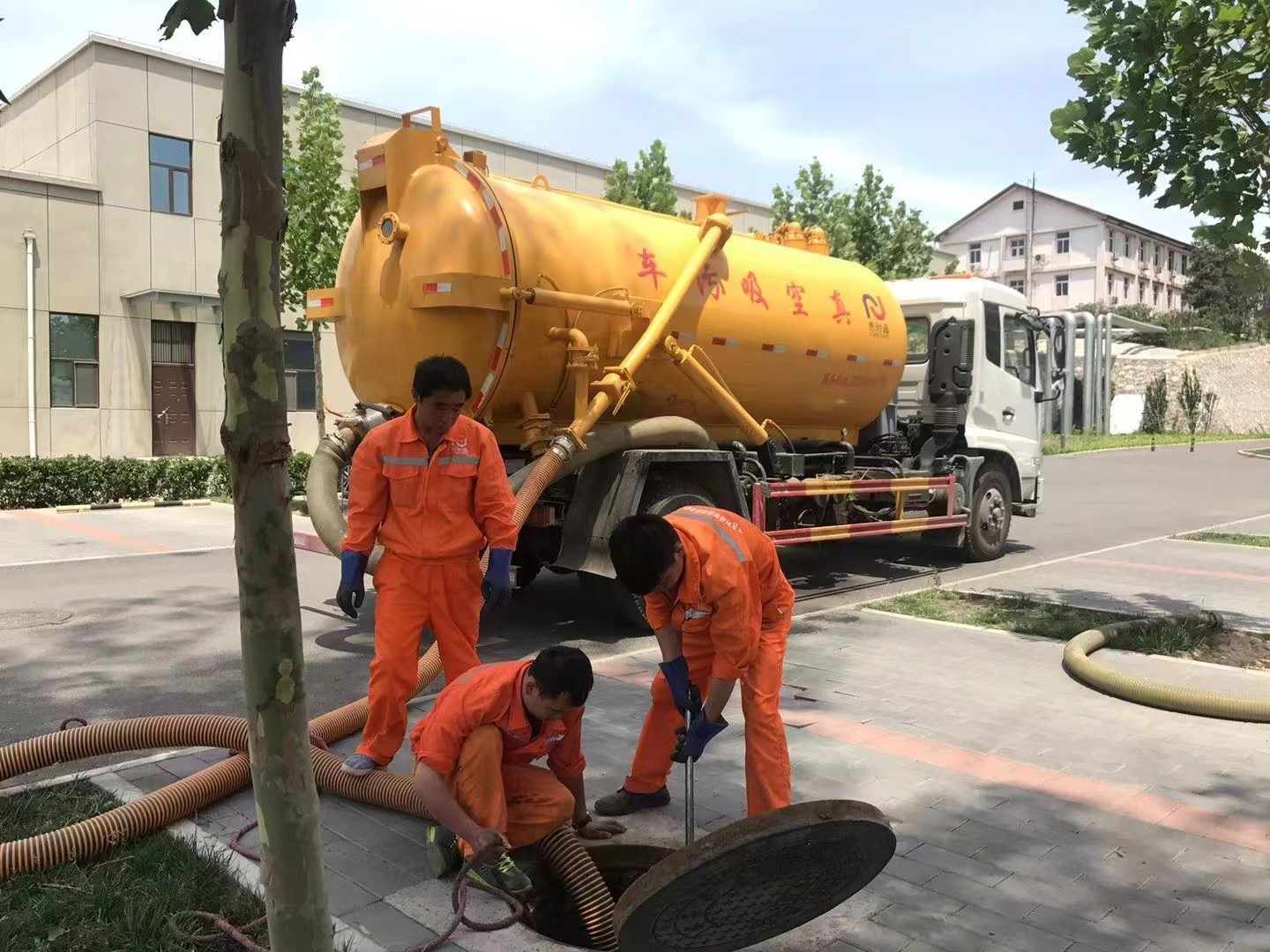 亳州化粪池清理与5-8吨吸粪车施工效率分析